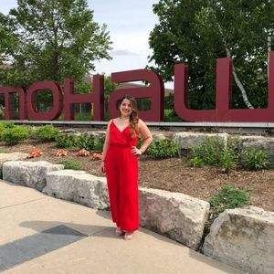 Meet your Posher, Camila